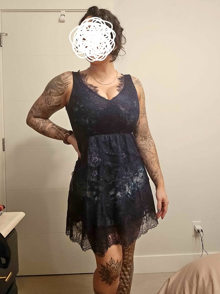Womens lace party dress