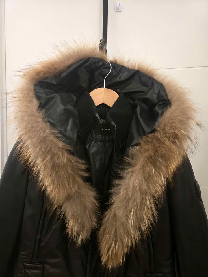 Womens leather down filled winter jacket size small - photo 2