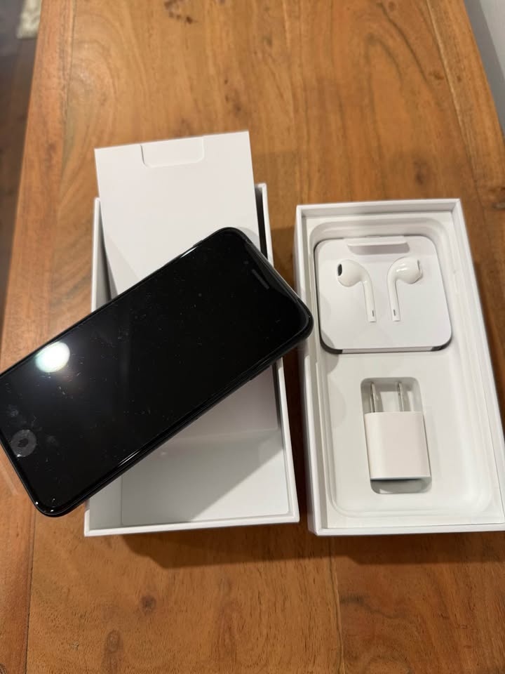 iPhone SE 2nd Gen New - photo 2
