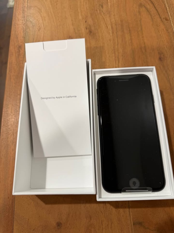 iPhone SE 2nd Gen New - photo 3