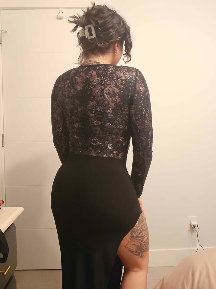 Women's Holiday dress size S never worn - photo 3
