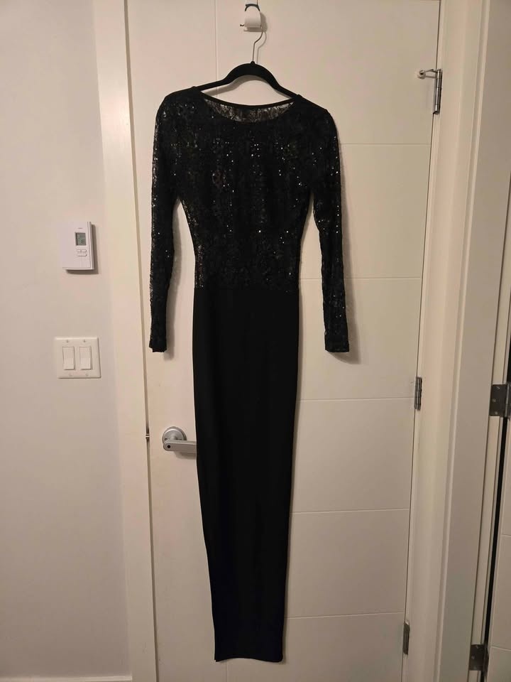 Women's Holiday dress size S never worn - photo 5