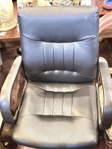 Comfortable black swivel office chair 19*16*40 image indicator(2)