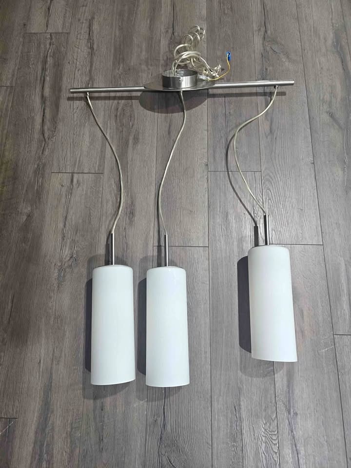 Hanging lights, 3 bulb.