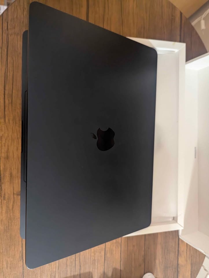 M2 Macbook Air - 15" 8/512GB - photo 2