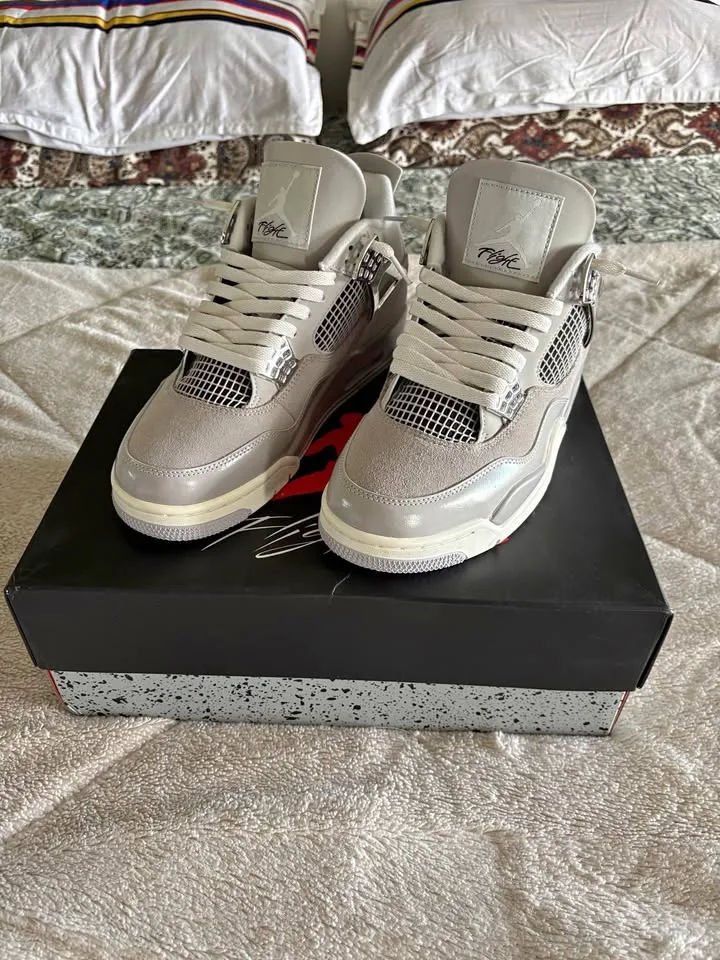 Jordan 4 Frozen Moments Size 10 mens thumbnail
