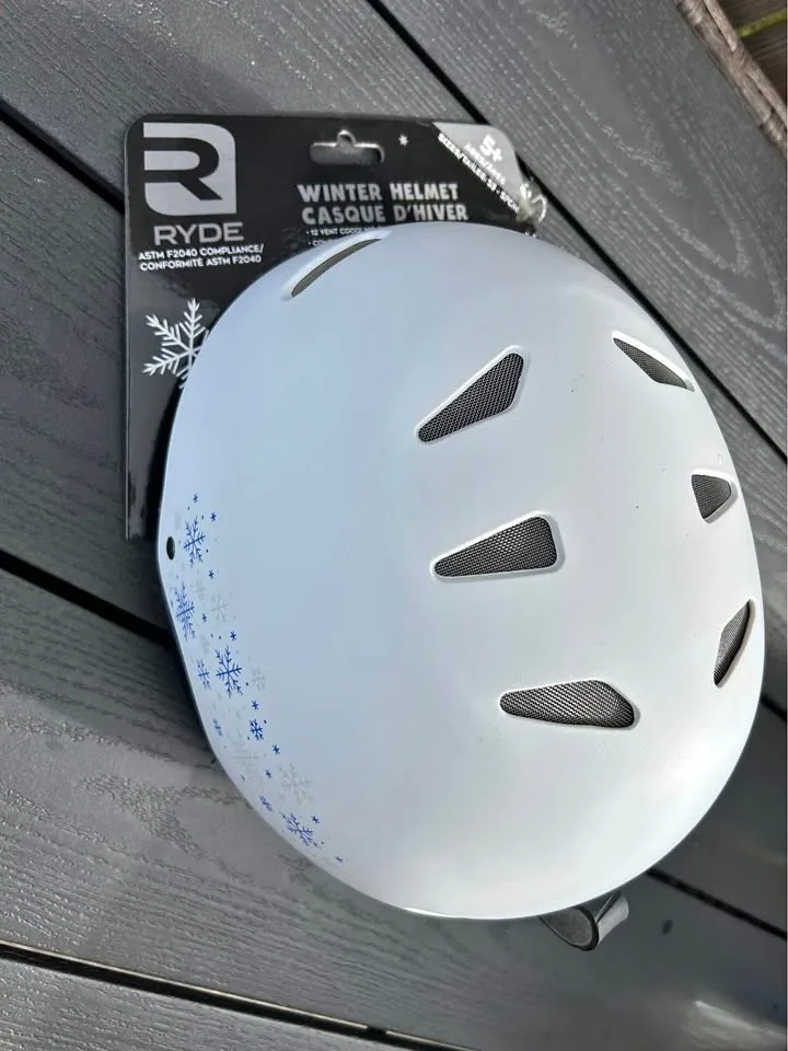 NEW — Kids snow helmet