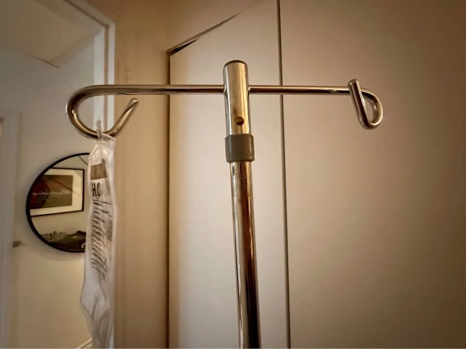 Adjustable Rolling IV Pole image indicator(3)