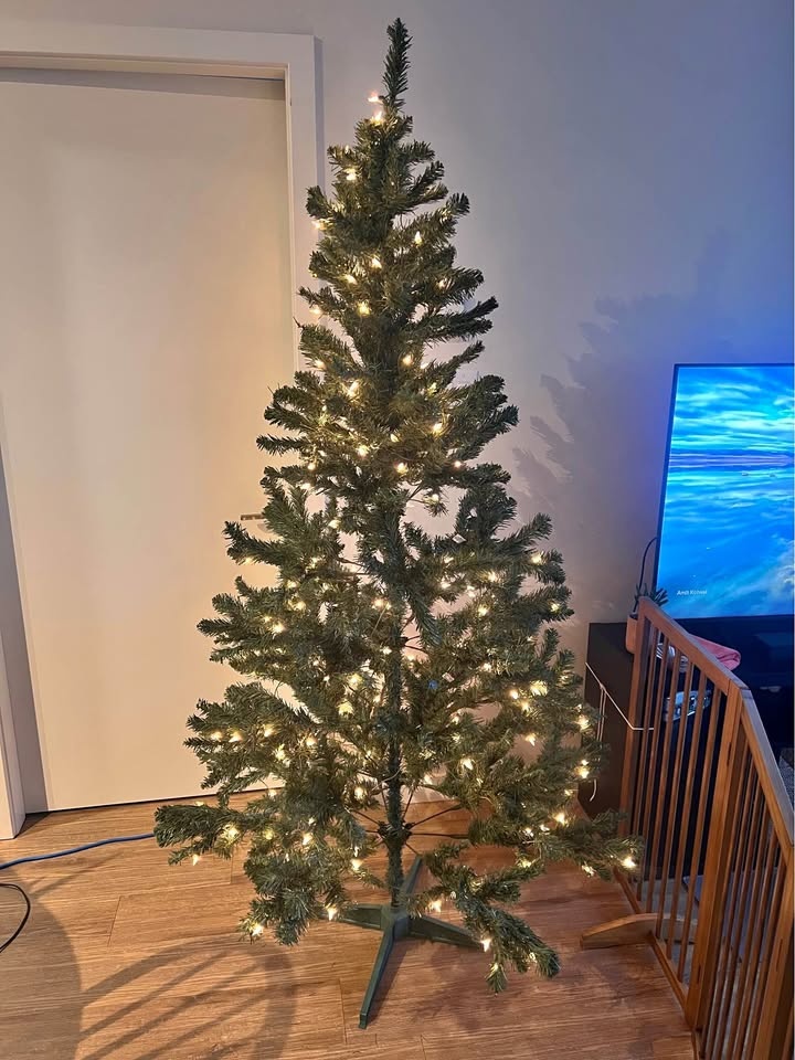 For Living 6.5’ Inglis Christmas Tree – Like New