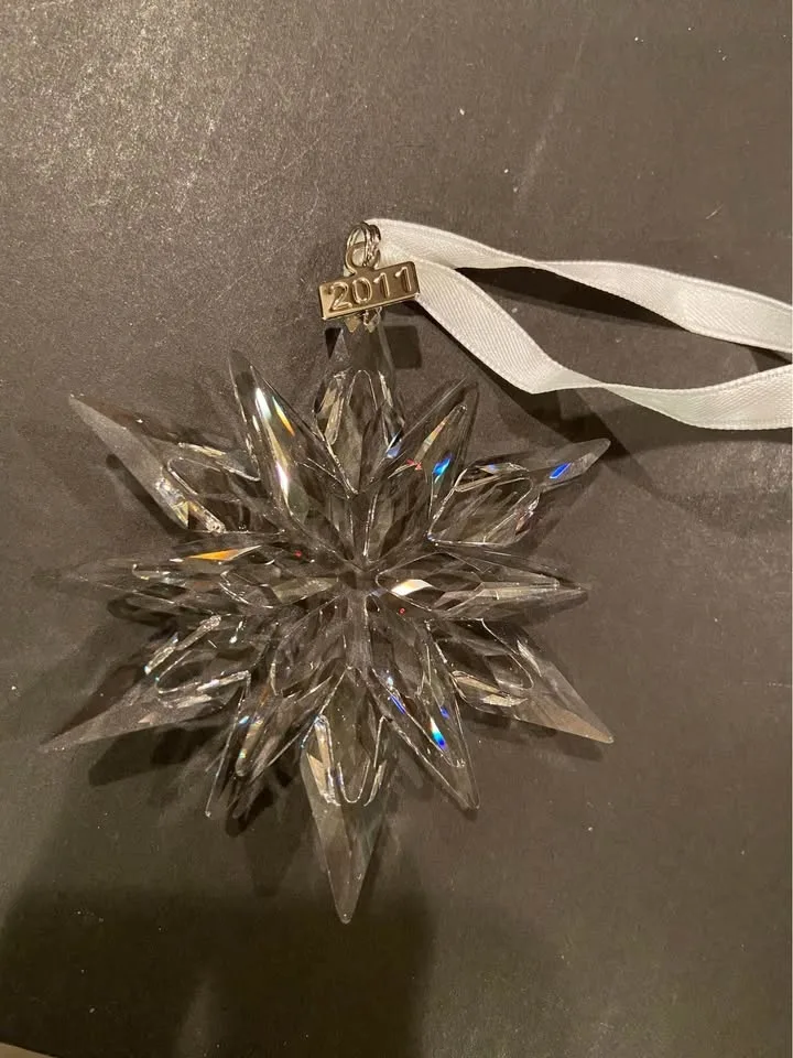 Swarovski Annual Christmas Ornament, 2011 image indicator(3)
