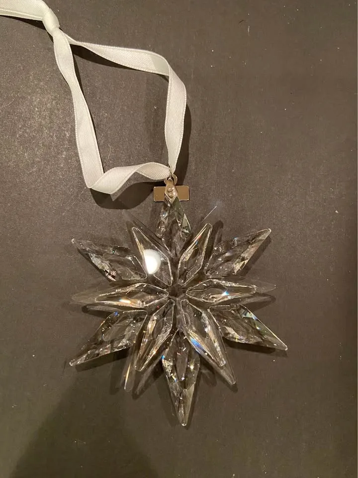Swarovski Annual Christmas Ornament, 2011 image indicator(4)