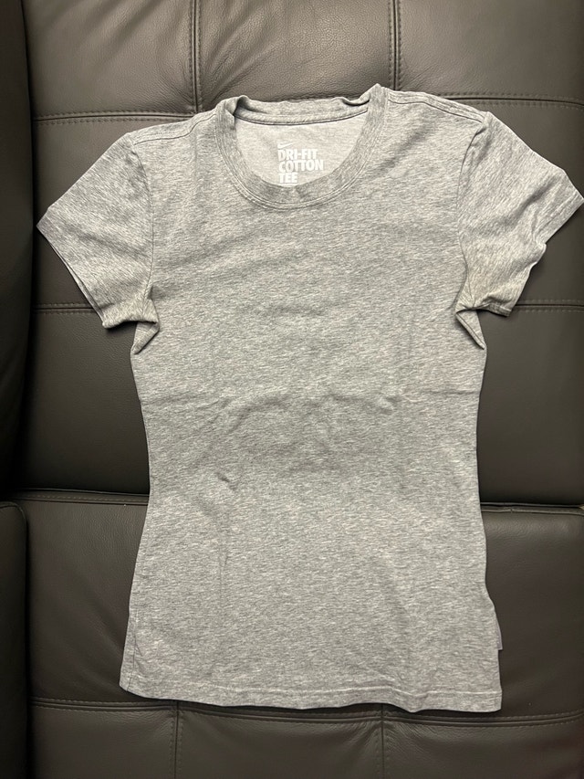 NIKE DRI FIT T-SHIRT SIZE XS