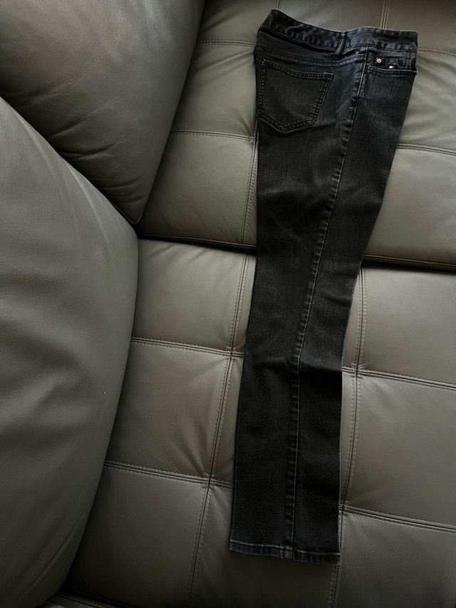 WOMEN JEANS SIZE 27
