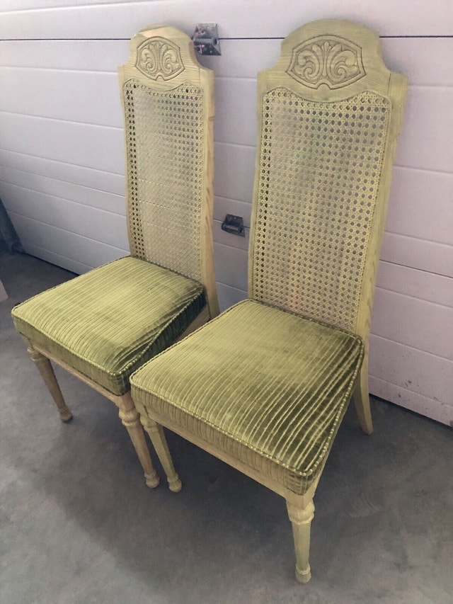 Beautiful Antique Chairs Set of 2 - photo 2