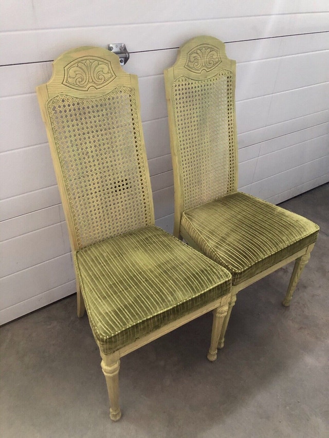 Beautiful Antique Chairs Set of 2 - photo 3