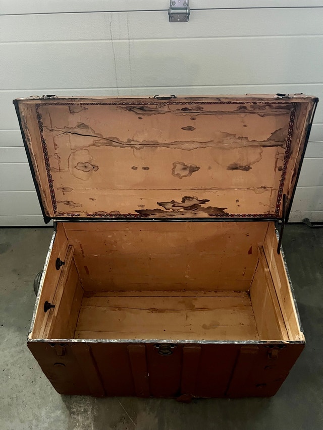 ANTIQUE TRUNK - photo 4