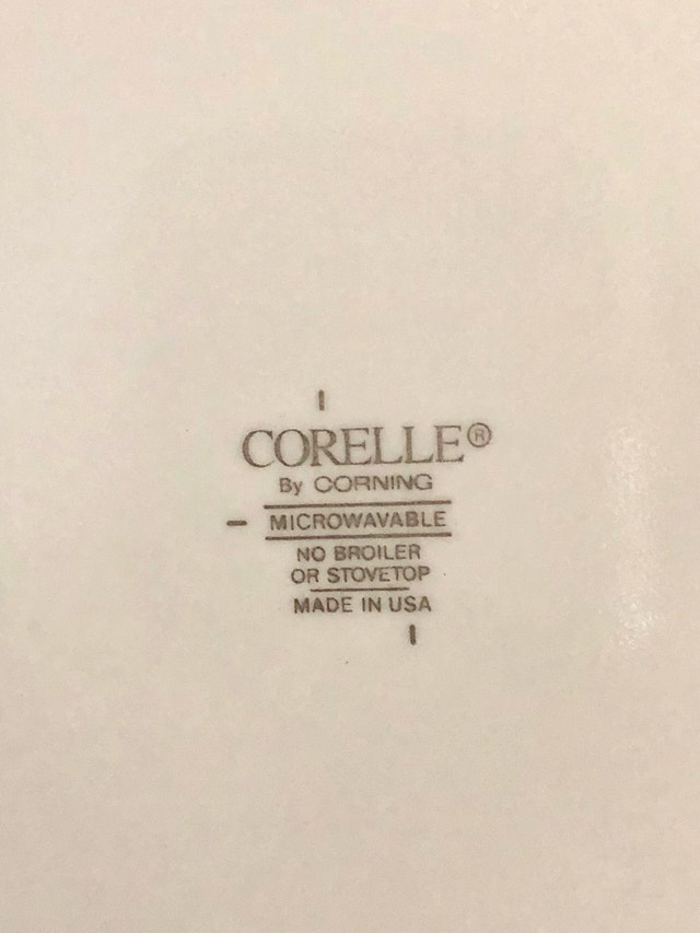 CORELLE VINTAGE DINNER PLATES - photo 3