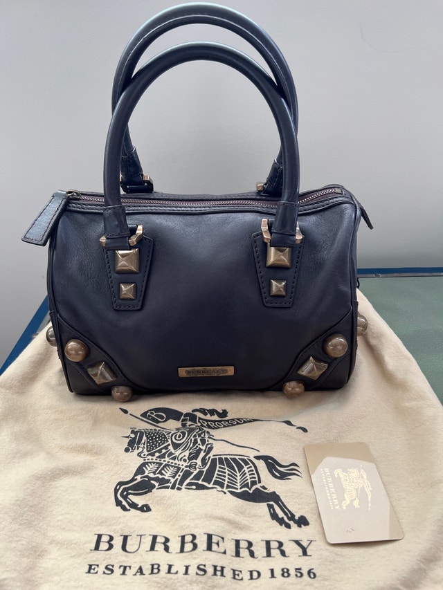 BURBERRY LEATHER HANDBAG 25