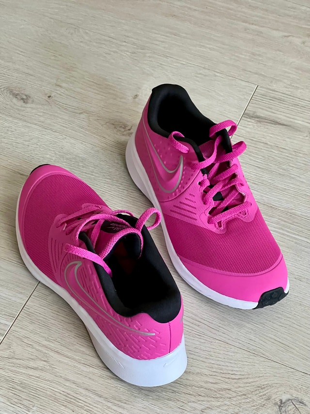 NIKE STAR RUNNER NEW