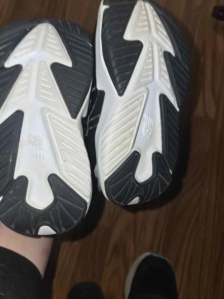 New balance size 6 Us image indicator(2)