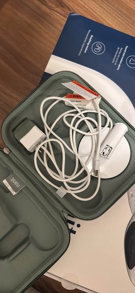 Nanit travel case and self stand - photo 2
