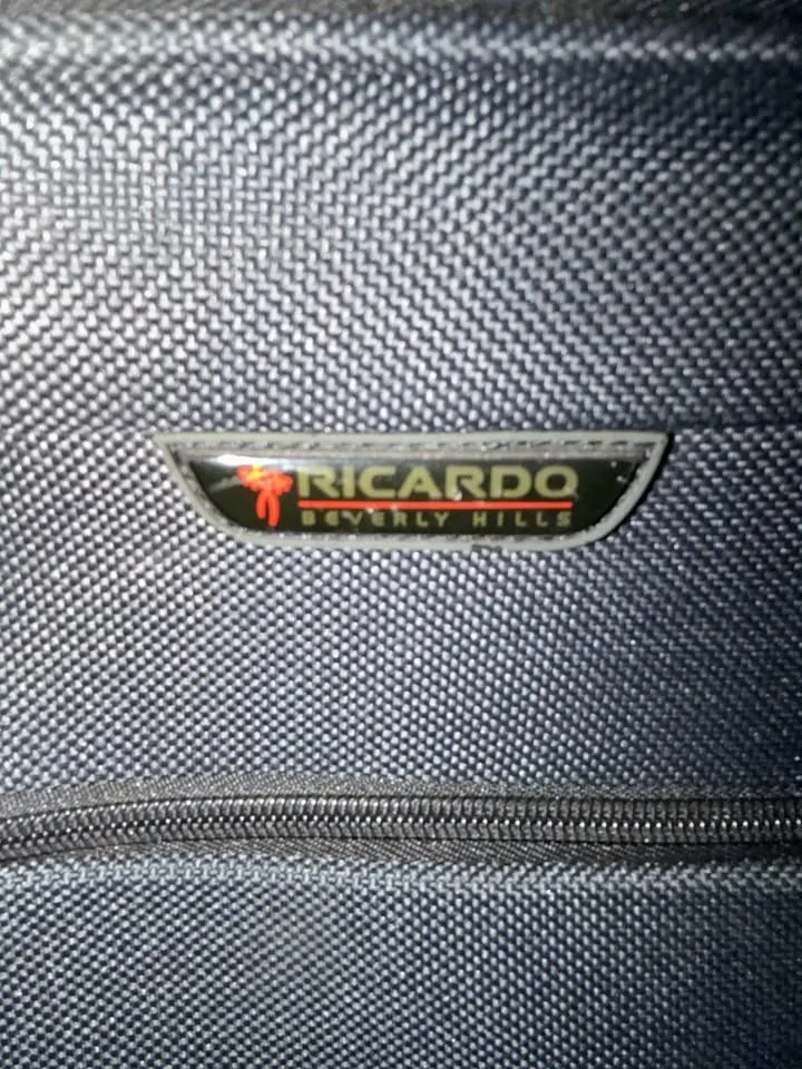 Ricardo Beverly Hills suit case image indicator(2)