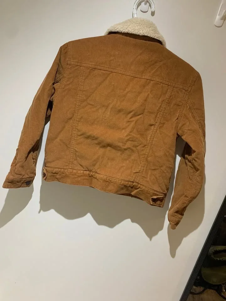 GAP Sherpa Jacket: (Kids Size LARGE) – Warm Winter image indicator(2)