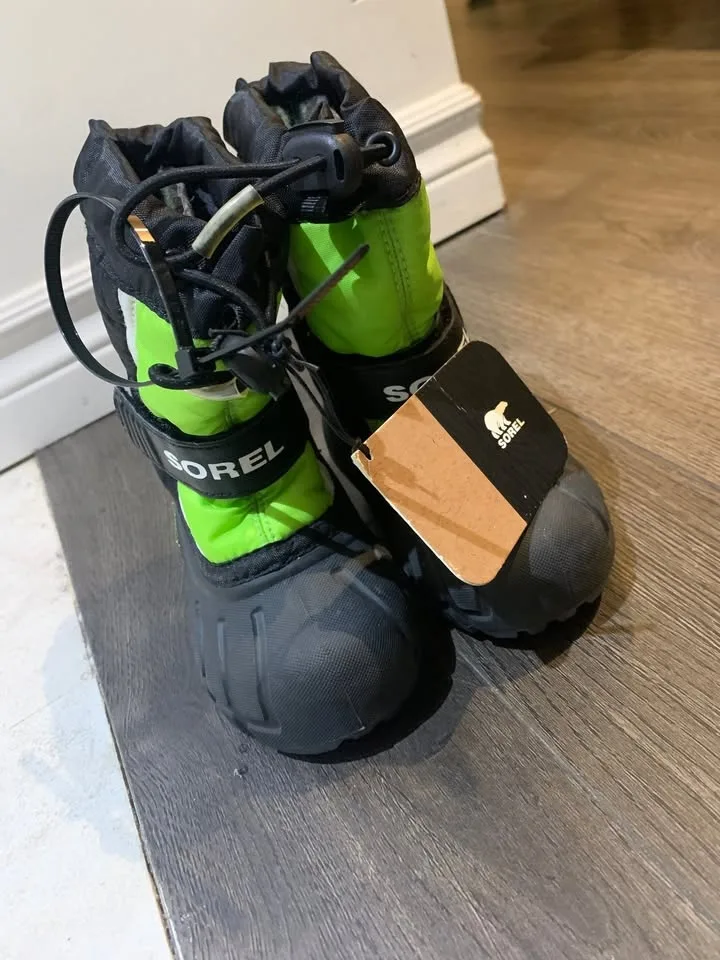 SOREL Toddler Winter Boots – Brand New w/ Tag – Size 6 image indicator(2)