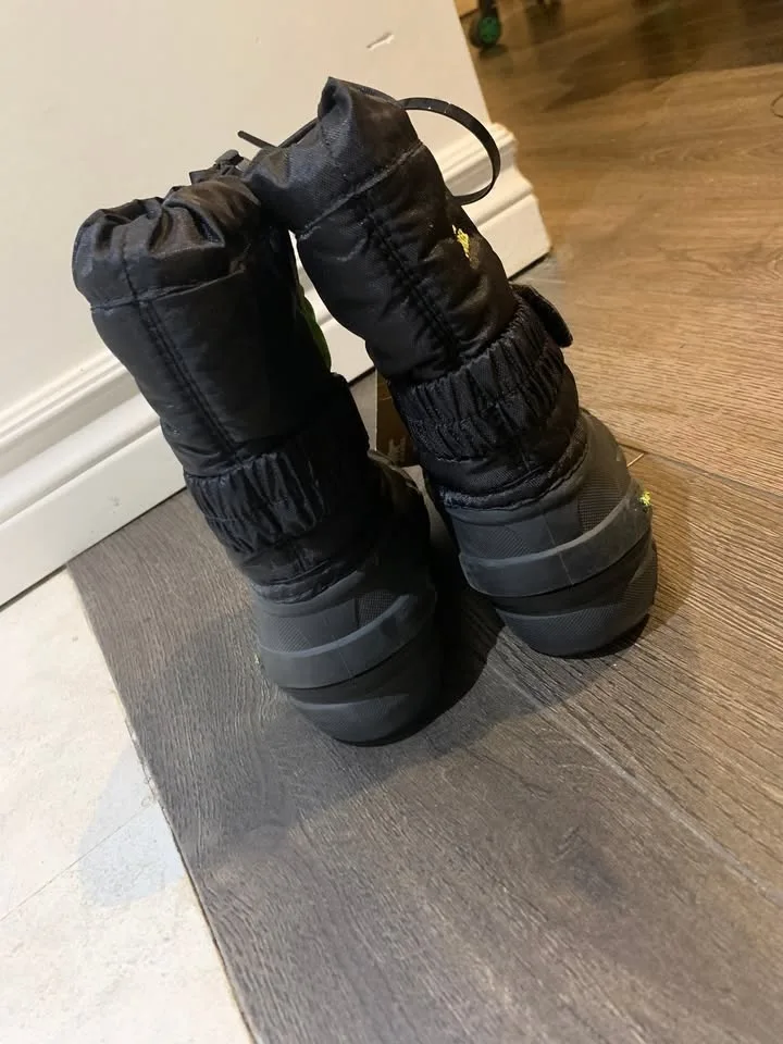 SOREL Toddler Winter Boots – Brand New w/ Tag – Size 6 image indicator(3)