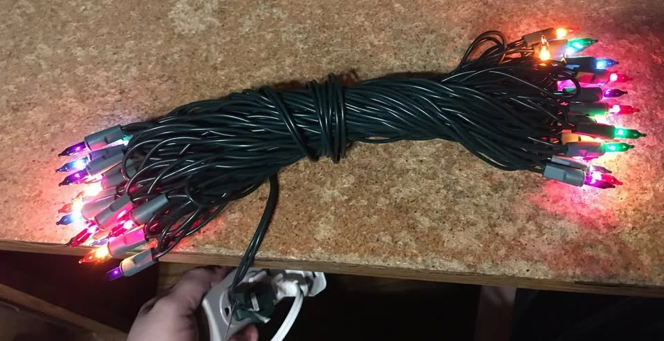 LOT OF 8 CHRISTMAS LIGHTS SETS STRING LIGHTS MULTI-COLOR & WHITE image indicator(8)