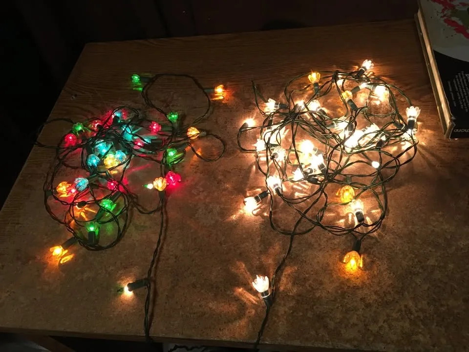 LOT OF 8 CHRISTMAS LIGHTS SETS STRING LIGHTS MULTI-COLOR & WHITE image indicator(9)