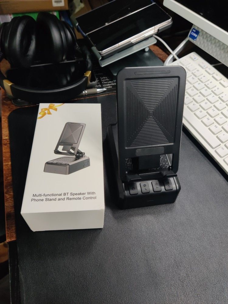 Cell Phone Stand with Bluetooth Speaker and Remote Control - photo 5