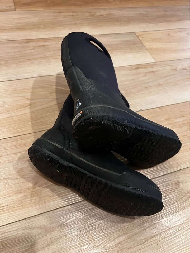 Bogs winter boots, youth size 6 ready for a one or two more wint - photo 3
