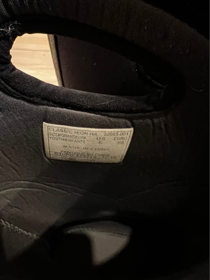 Bogs winter boots, youth size 6 ready for a one or two more wint - photo 4