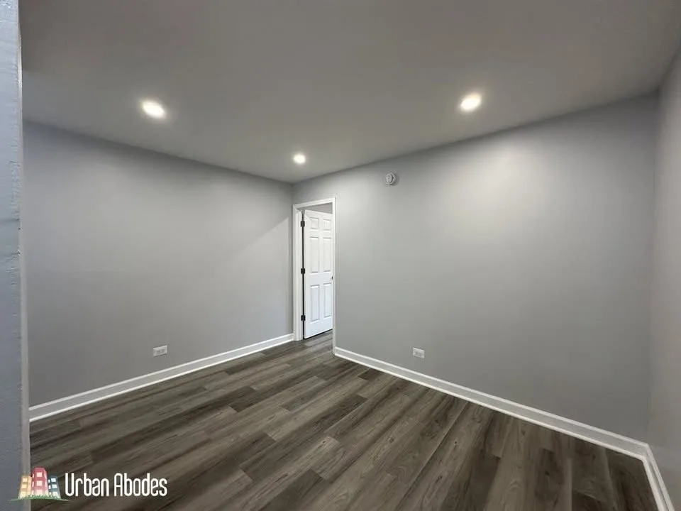 1 Bed 1 Bath Apartment image indicator(9)