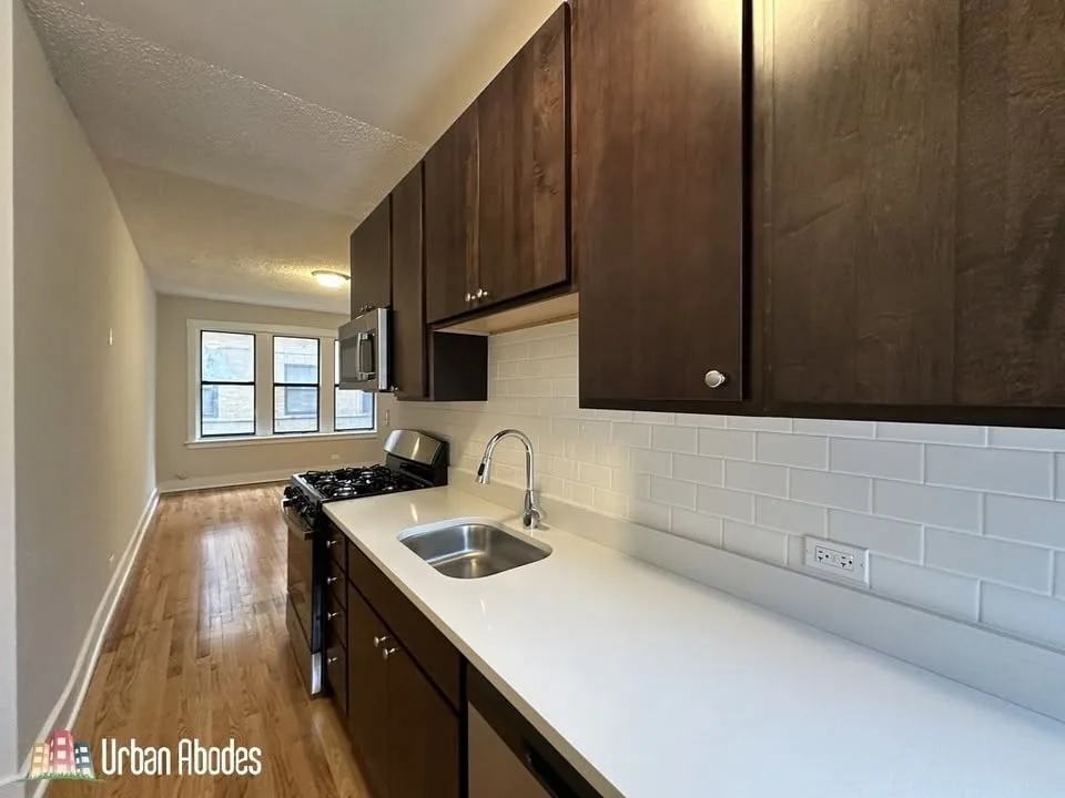 2 Beds 1 Bath Apartment image indicator(5)