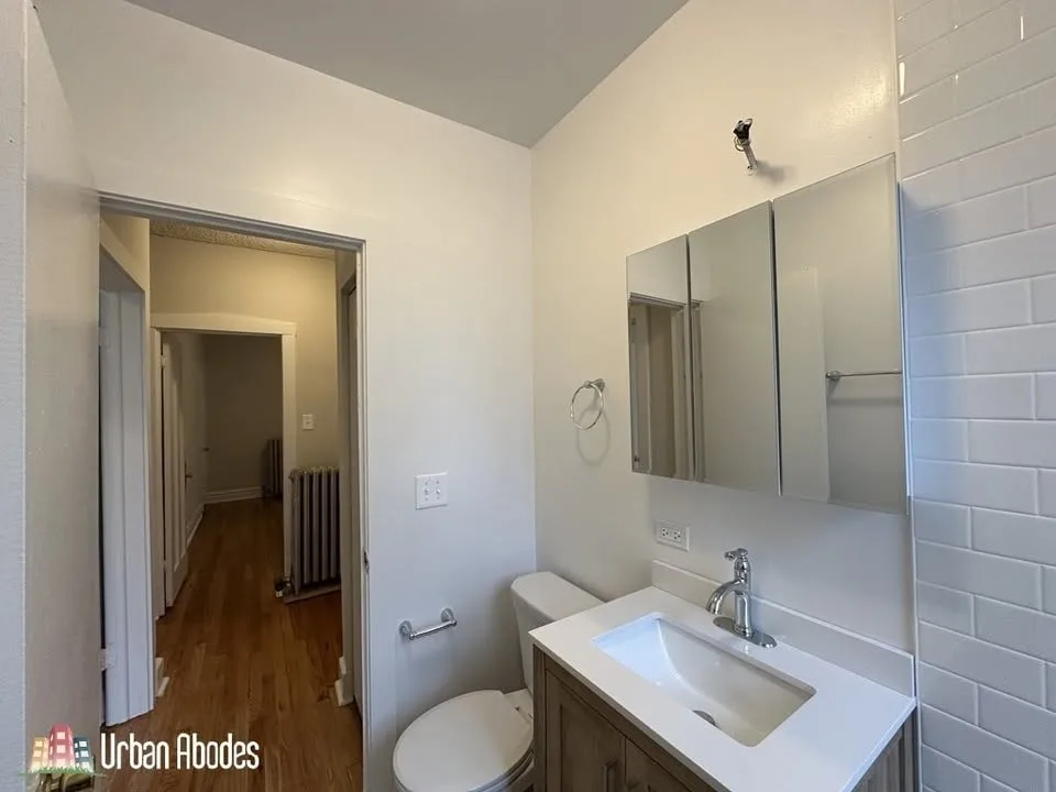 2 Beds 1 Bath Apartment image indicator(6)