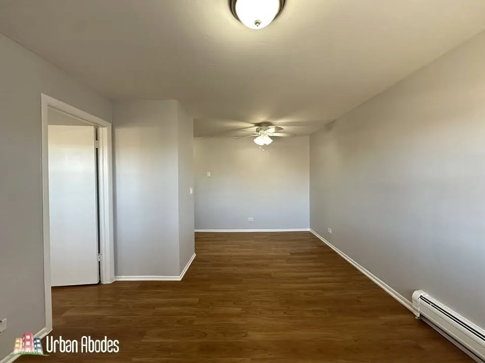 1 Bed 1 Bath Apartment image indicator(8)