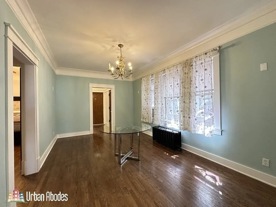 3 Beds 1.5 Baths Apartment image indicator(5)