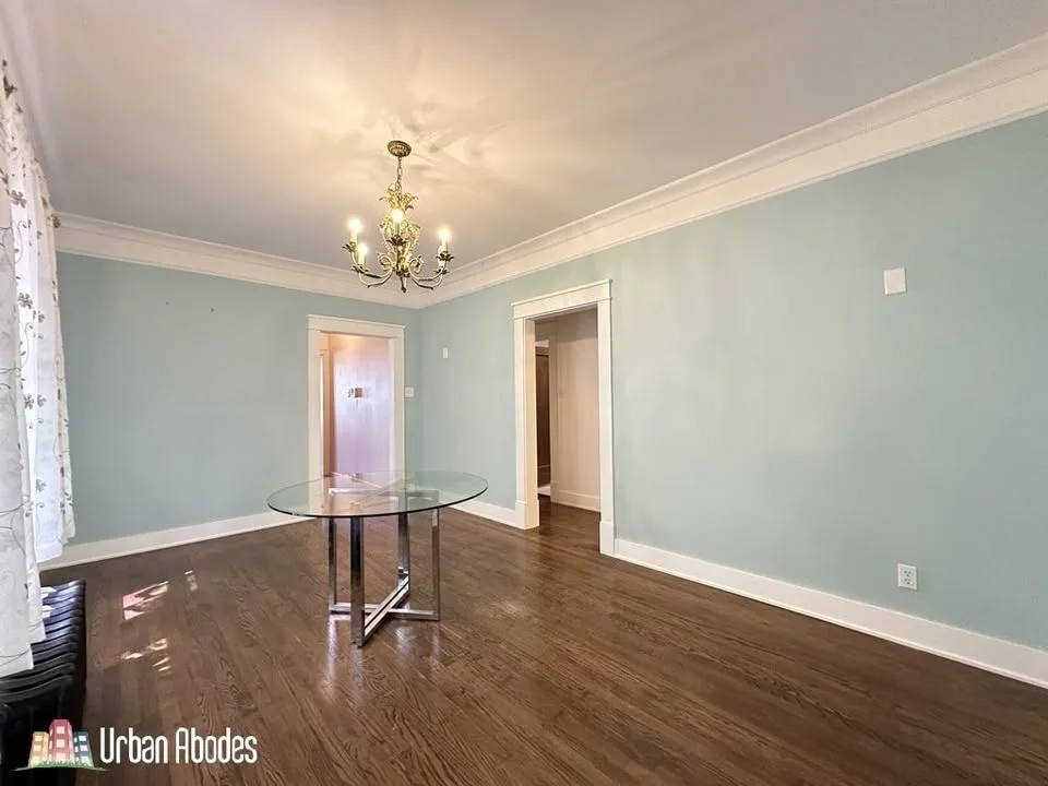 3 Beds 1.5 Baths Apartment image indicator(6)