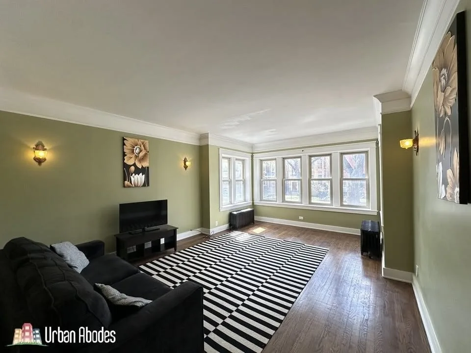 3 Beds 1.5 Baths Apartment image indicator(7)