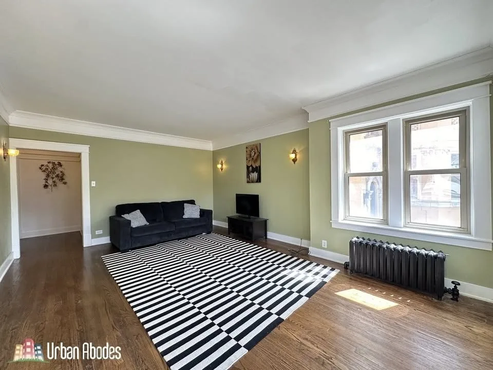 3 Beds 1.5 Baths Apartment image indicator(8)