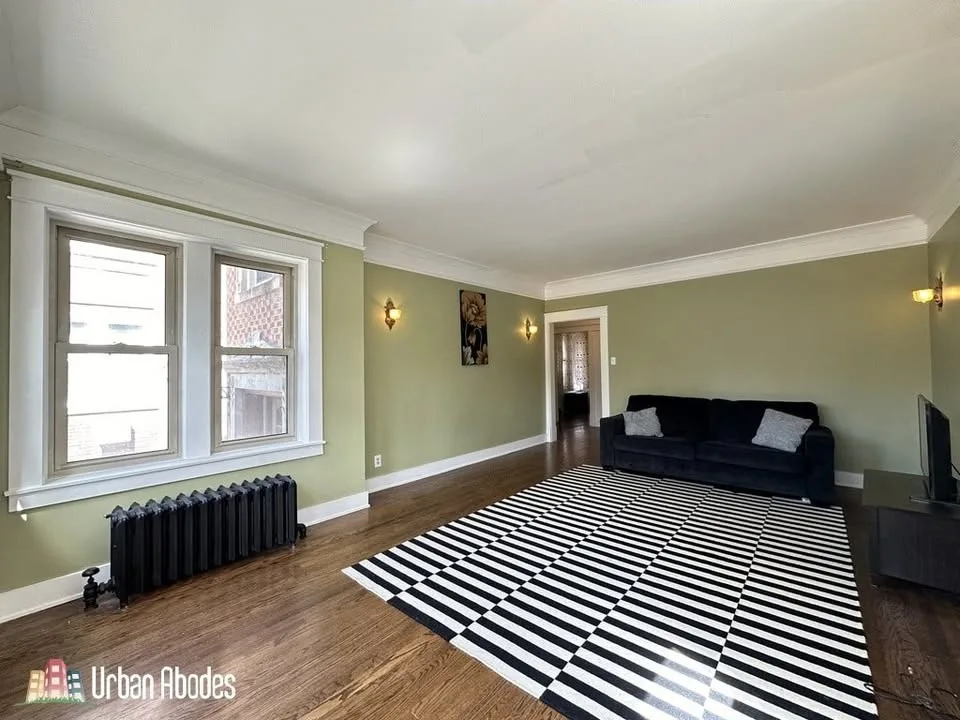 3 Beds 1.5 Baths Apartment image indicator(9)