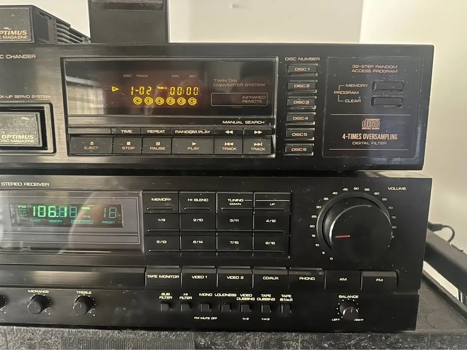 Optimus receiver with phono input, CD player with remote control image indicator(2)