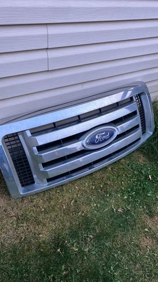 Last garage sale of the year (Leduc) See description image indicator(2)