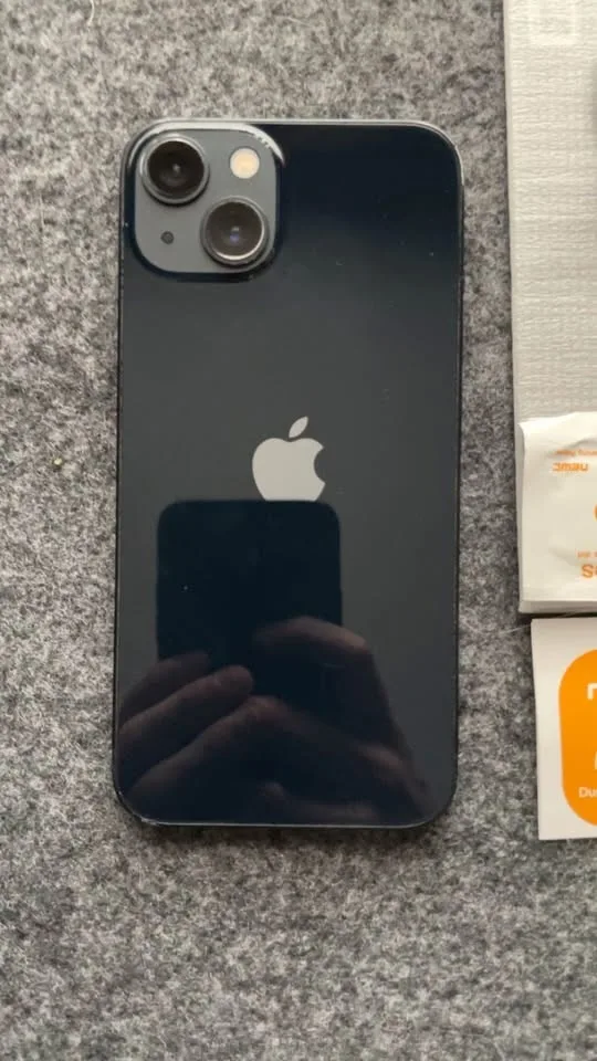 iPhone 13 128GB image indicator(2)