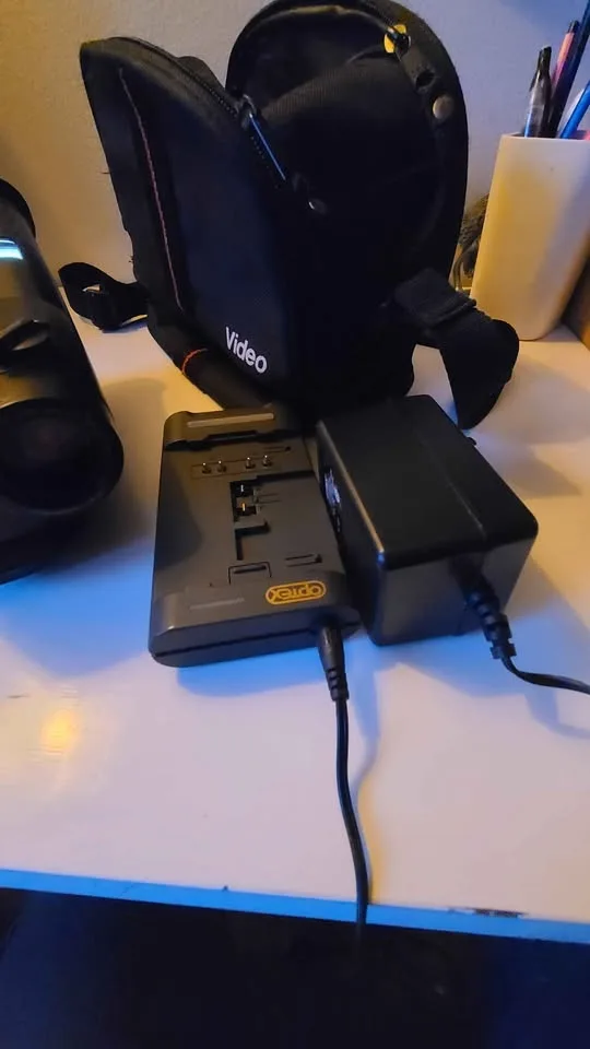 Sony Handycam CCD-TR94 Video8 Camcorder - Tested & Working image indicator(5)