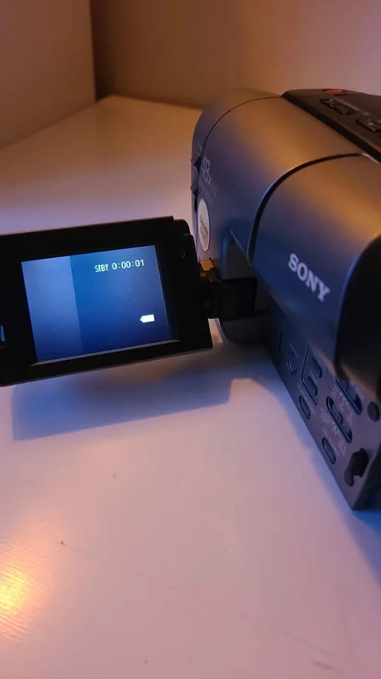 Sony Handycam CCD-TRV21 Video8 Camcorder - Tested & Working image indicator(6)