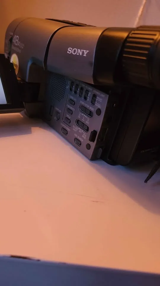 Sony Handycam CCD-TRV21 Video8 Camcorder - Tested & Working image indicator(9)
