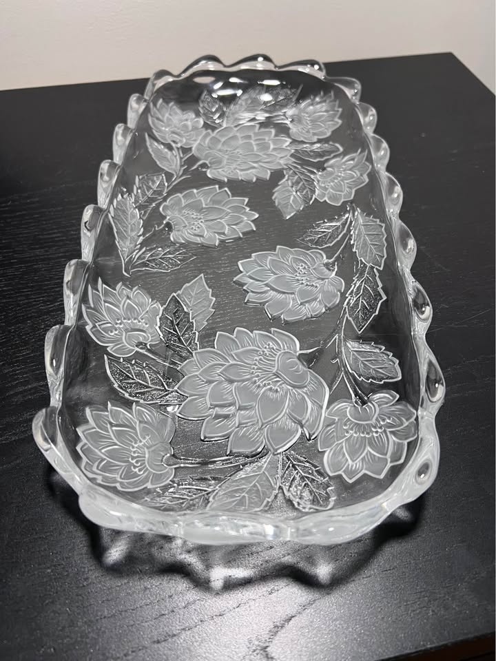 Crystal Clear Studios CHRYSANTHEMUM Frosted OBLONG TRAY 15.25” - photo 3
